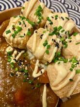 Indlæs billede til gallerivisning Japansk karry med Crispy Tofu (Vegetar)